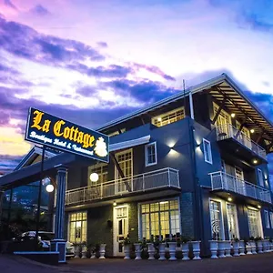 La Boutique & Restaurant *** Нувара-Элия